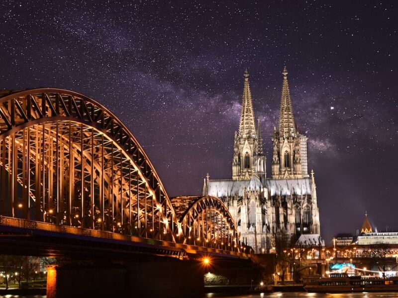 İzmir'Den Express Benelux: Paris & Disneyland & Brüksel & Amsterdam Turu 4 Gece 5 Gün