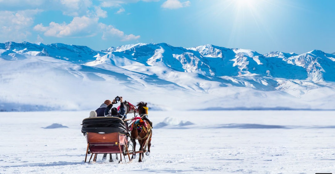 Doğu Ekspresi Rotası Van - Karalar Altında İshakpaşa - Kars - Sarıkamış Kayak Merkezi Turu (3 Gece Otel)