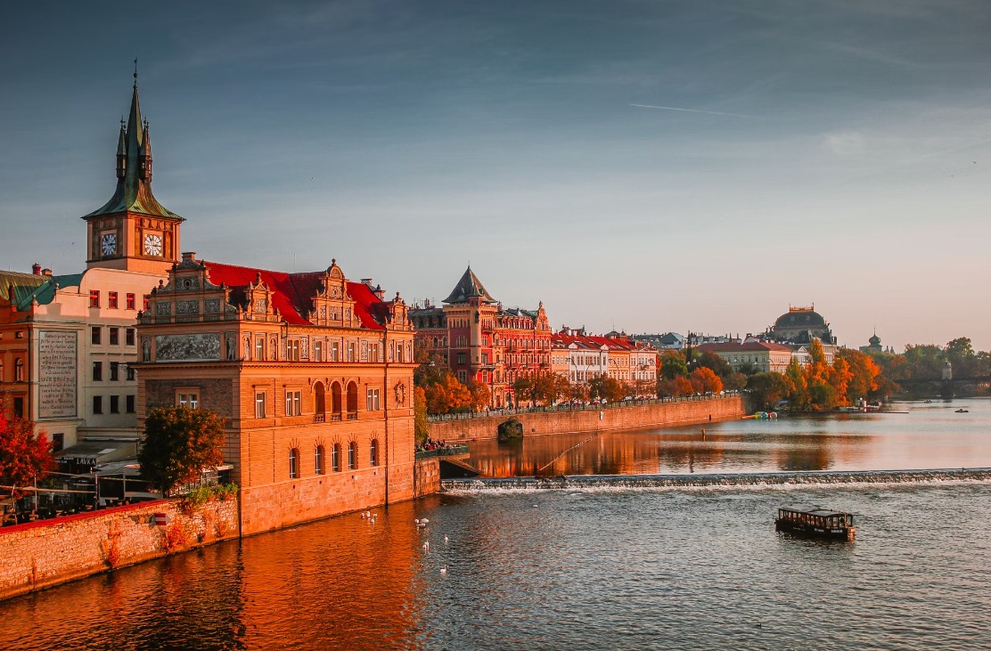 Bohemya'nın Işıltısı Prag Turu 3 Gece Ajet Havayolları İle