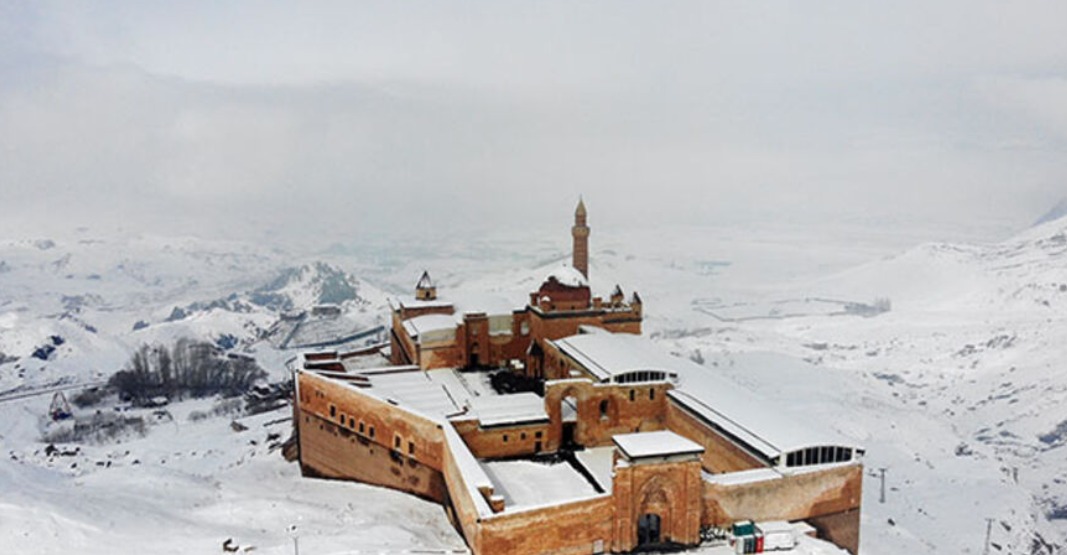 Doğu Ekspresi Rotası Van - Karlar Altında İshakpaşa - Kars - Erzurum Palandöken Turu (4 Gece Otel)
