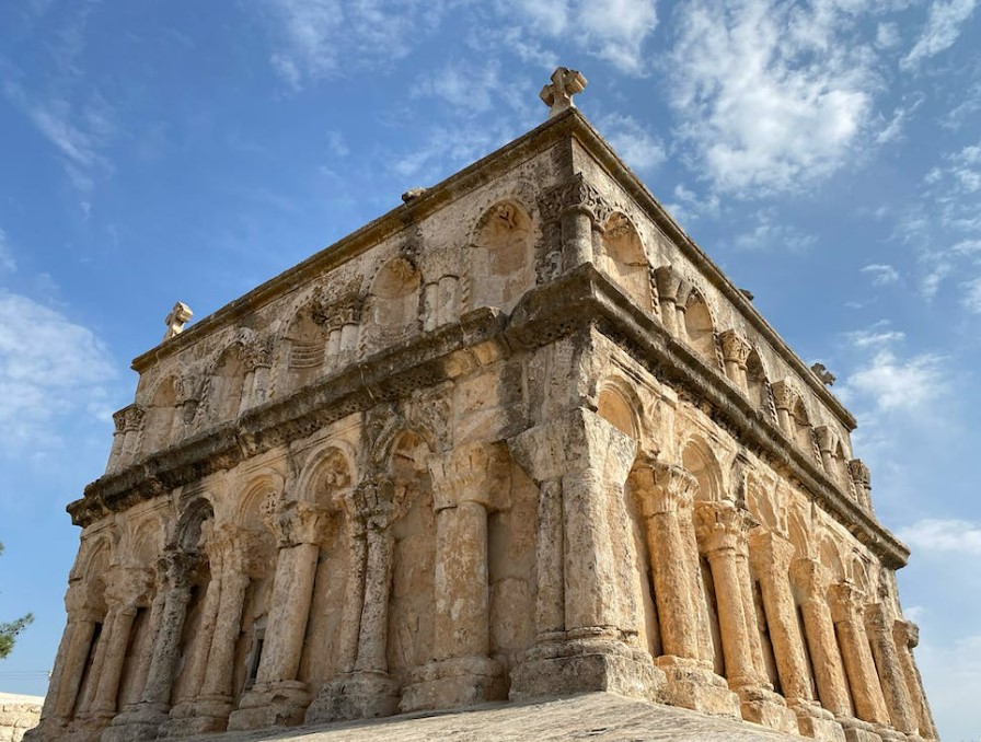 İzmir`den Deluxe Uçakla Butik Mardin, Midyat ve Mardin Köyleri Turu