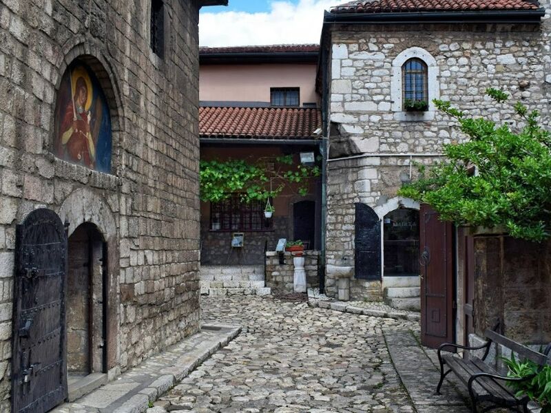 İzmir Çıkışlı Kosovalı Baştanbaşa Balkan Turu Air Albania Havayolları İle Extra Turlar ve Akşam Yemekleri Dahil